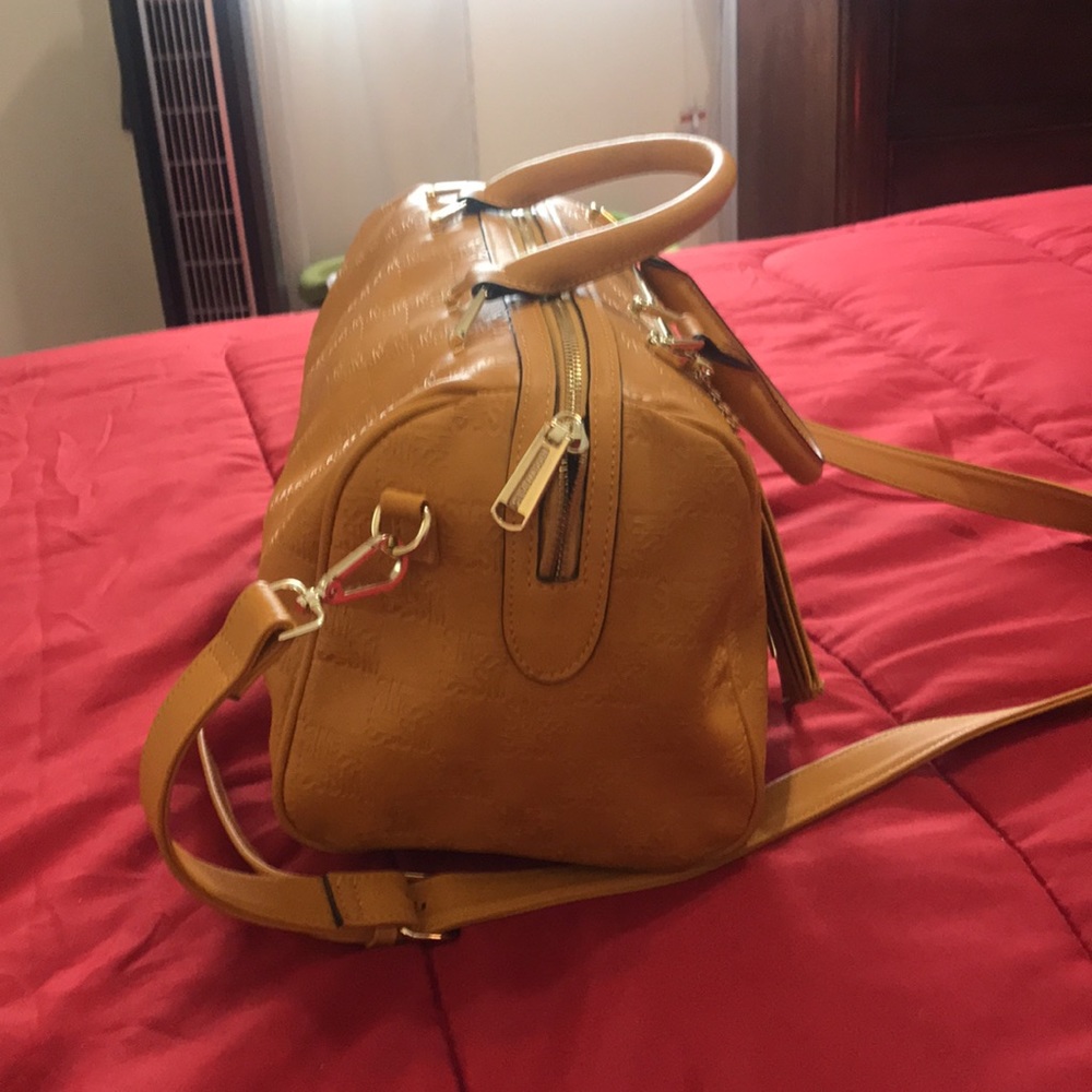 Duffle purse